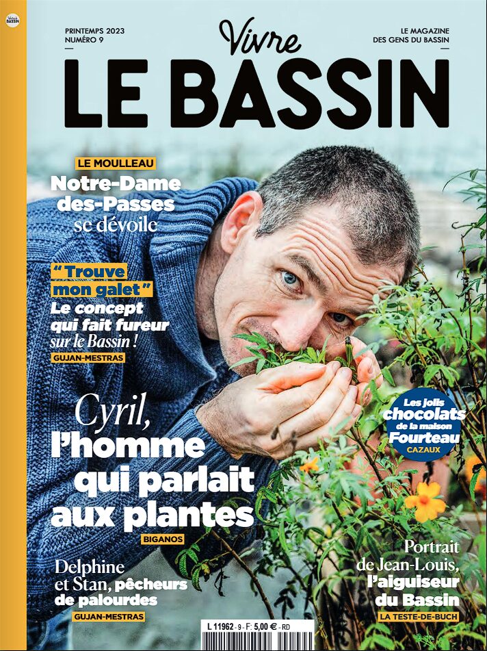 Première page de couverture de Vivre le Bassin La Serre Ô Délices en première page de couverture du magasine d'actualités locales Vivre le Bassin pour ses plantes aromatiques originales